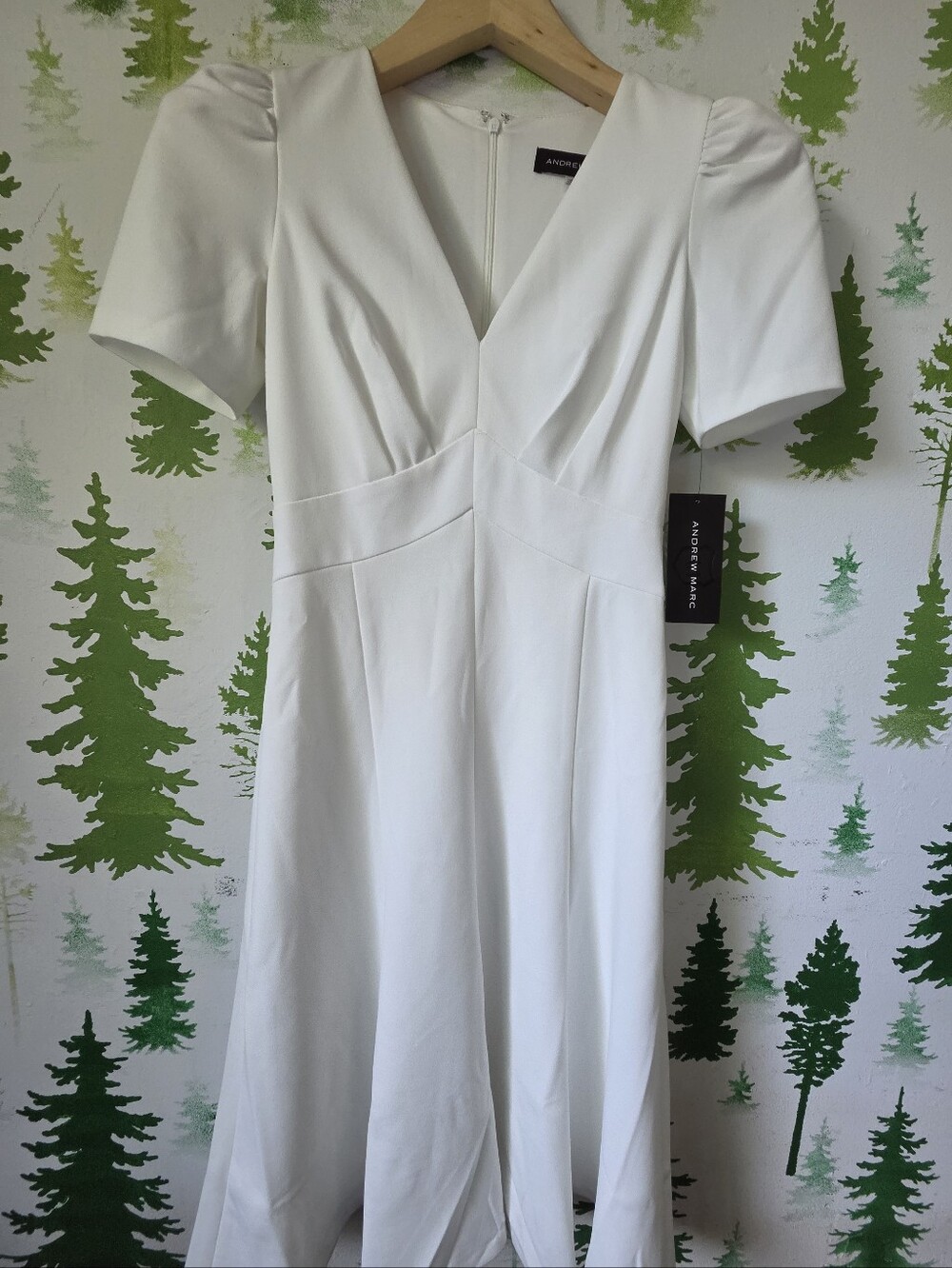 Andrew Marc White V-Neck Short Sleeve Dress